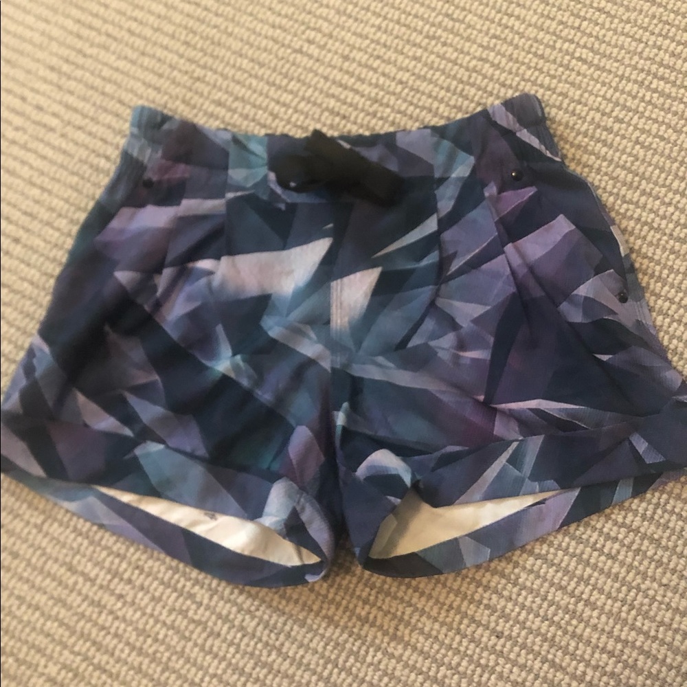 Lululemon shorts 3”